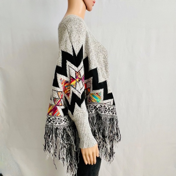 Adora Sweater Poncho with Sleeves, Boho Western Aztec, Women's S/M - Picture 7 of 14